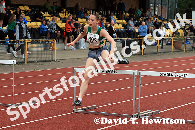 The hurdles, 2025 NEGP No 3, Monkton. Photo: David T. Hewitson/Sports for All Pics